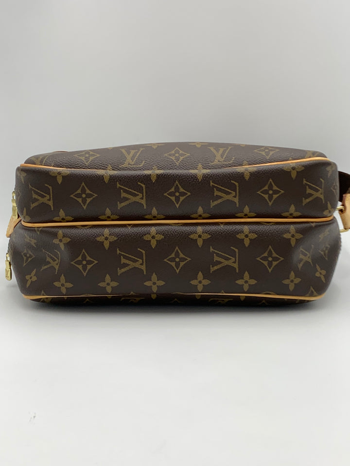 Louis Vuitton Monogram Reporters Bag