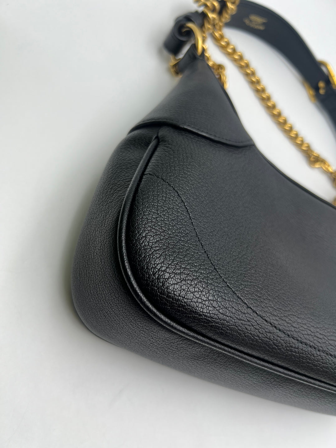 Gucci Aphrodite Small Chain Shoulder Bag