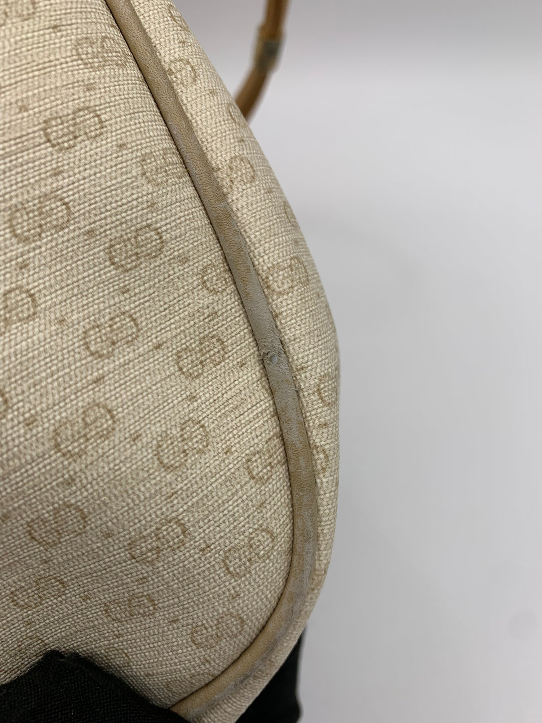 Gucci Micro GG White Vintage Bucket Bag with Pouch