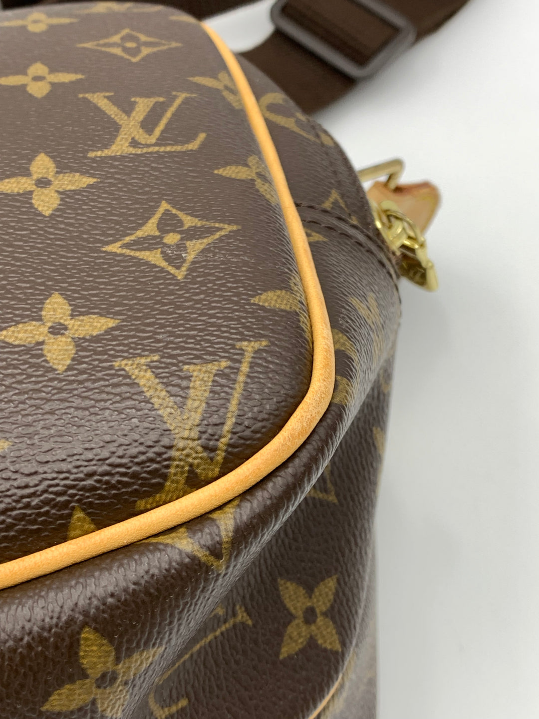 Louis Vuitton Monogram Reporters Bag