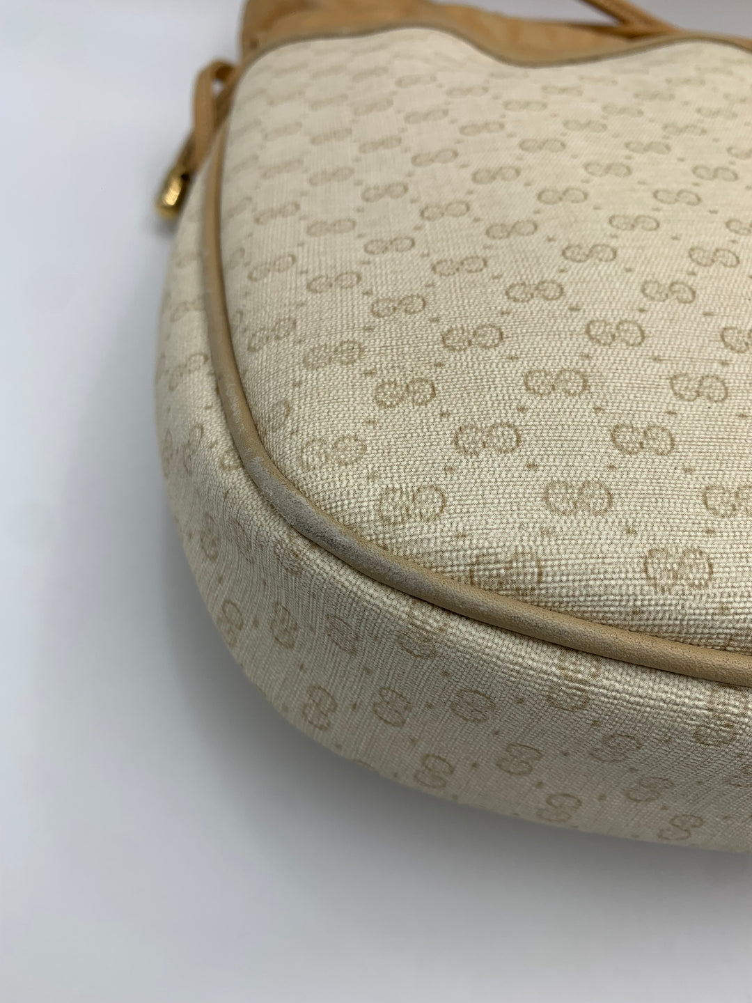 Gucci Micro GG White Vintage Bucket Bag with Pouch